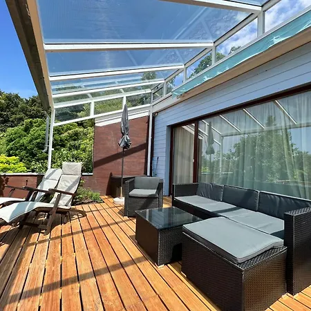 Wellnesshuette Mit Aussenwhirlpool Und Herrlichem See-und Alpenblick Vakantiehuis